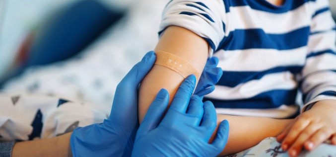 Vacuna contra la Varicela: Especialistas llaman a ponerse al día con segunda dosis